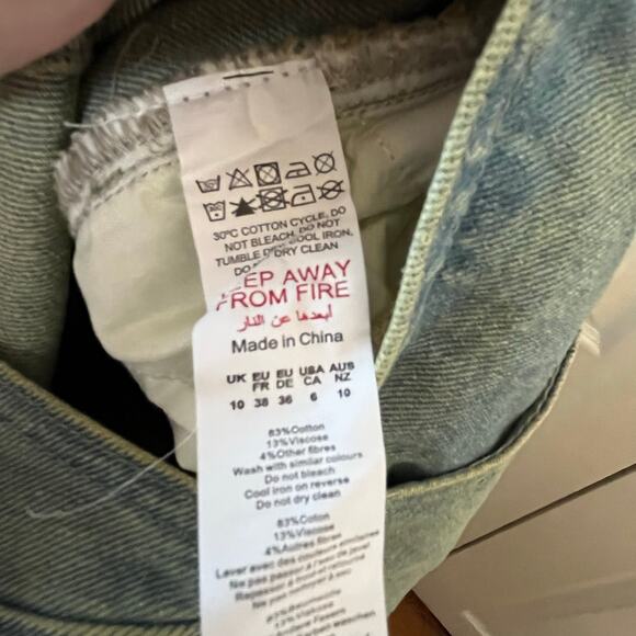 Pretty Little Thing Petite Vintage Wash Denim Cut Out Waist Jumpsuit 6 - Picture 5 of 15